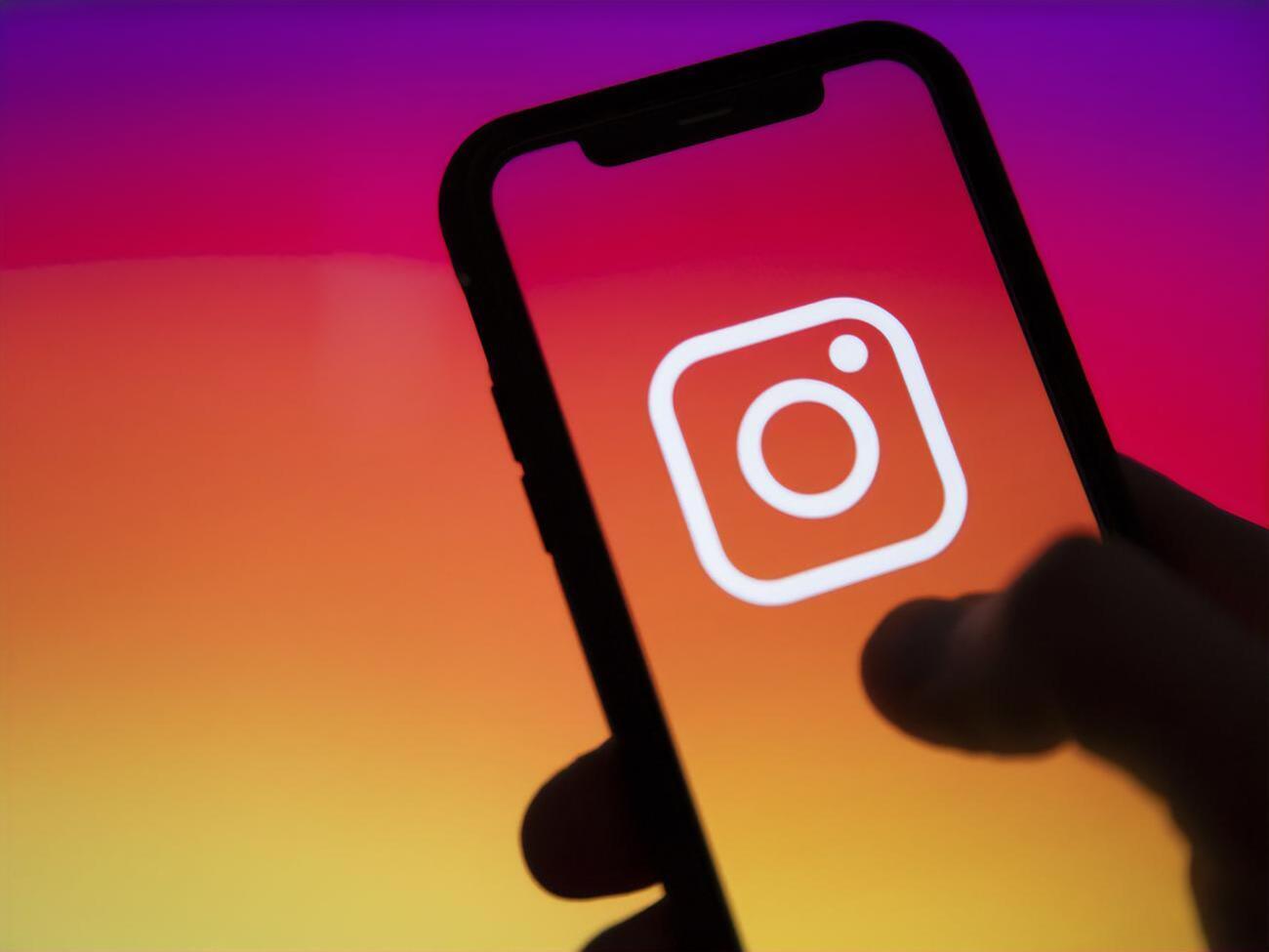 Функція дає змогу будь-якому користувачеві зафіксувати три коментарі до публікації