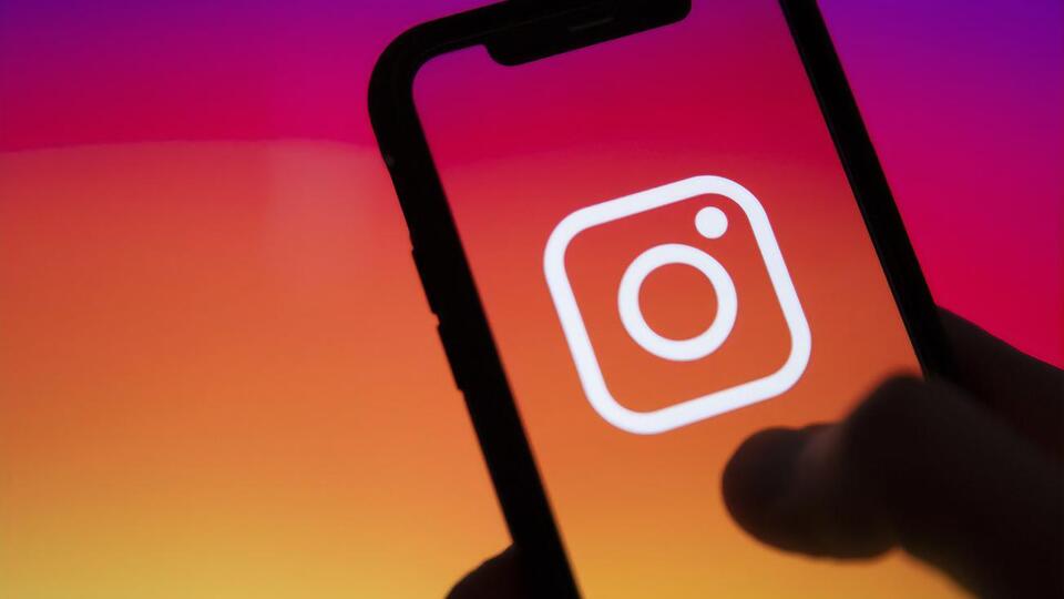 Функція дає змогу будь-якому користувачеві зафіксувати три коментарі до публікації