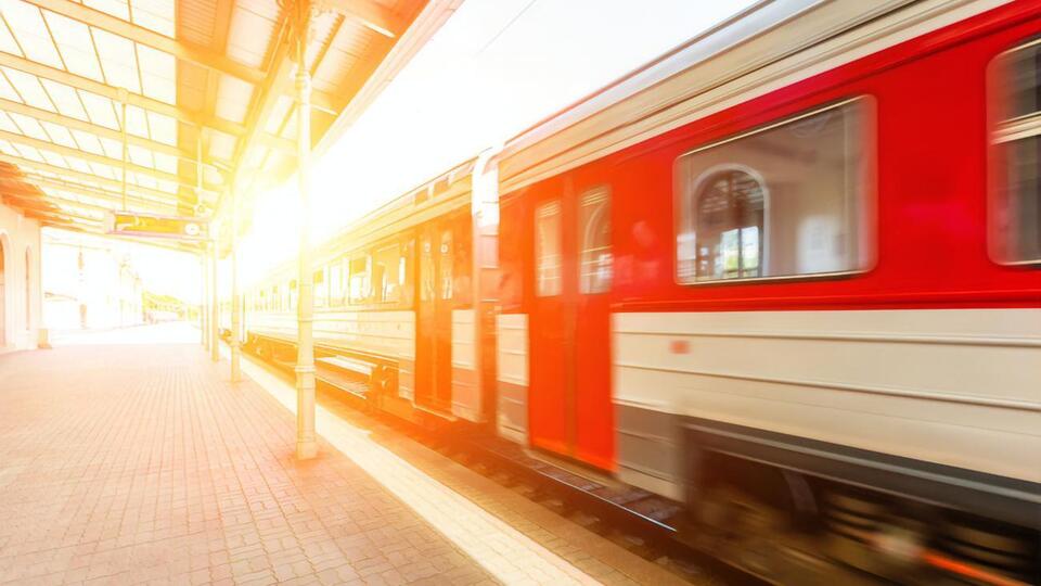 Сейчас предусмотрено ограничение по продаже мест в поезде – 50% от общего количества