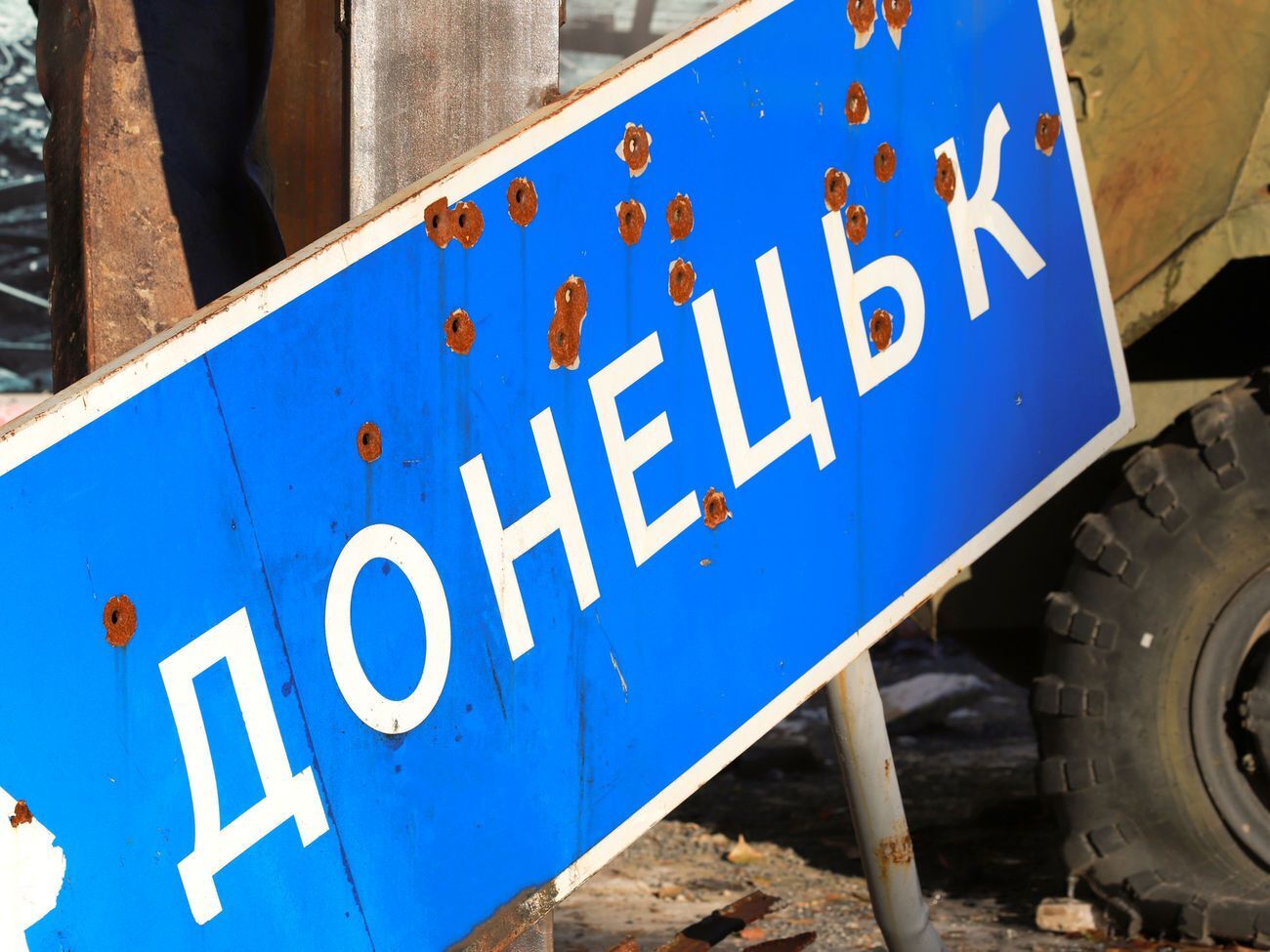 В Україні заявляють, що виборів під дулами автоматів не буде