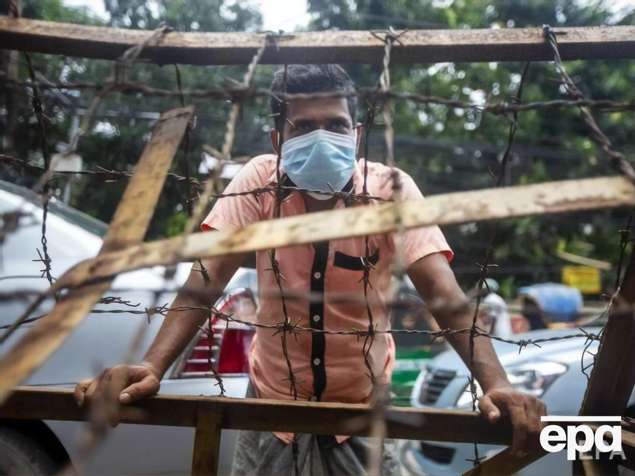Пандемія прискорюється, загальна кількість випадків заражень подвоїлася впродовж останніх шести тижнів