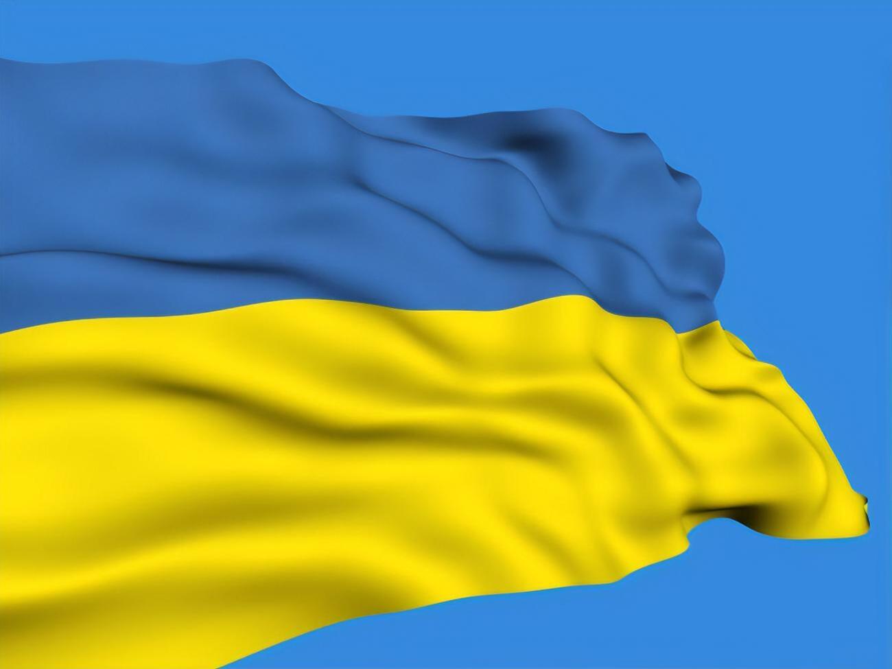 В Україні штраф за наругу над державними символами становить від 17 тис. грн до 68 тис. грн, або арешт на шість місяців, або до трьох років в'язниці