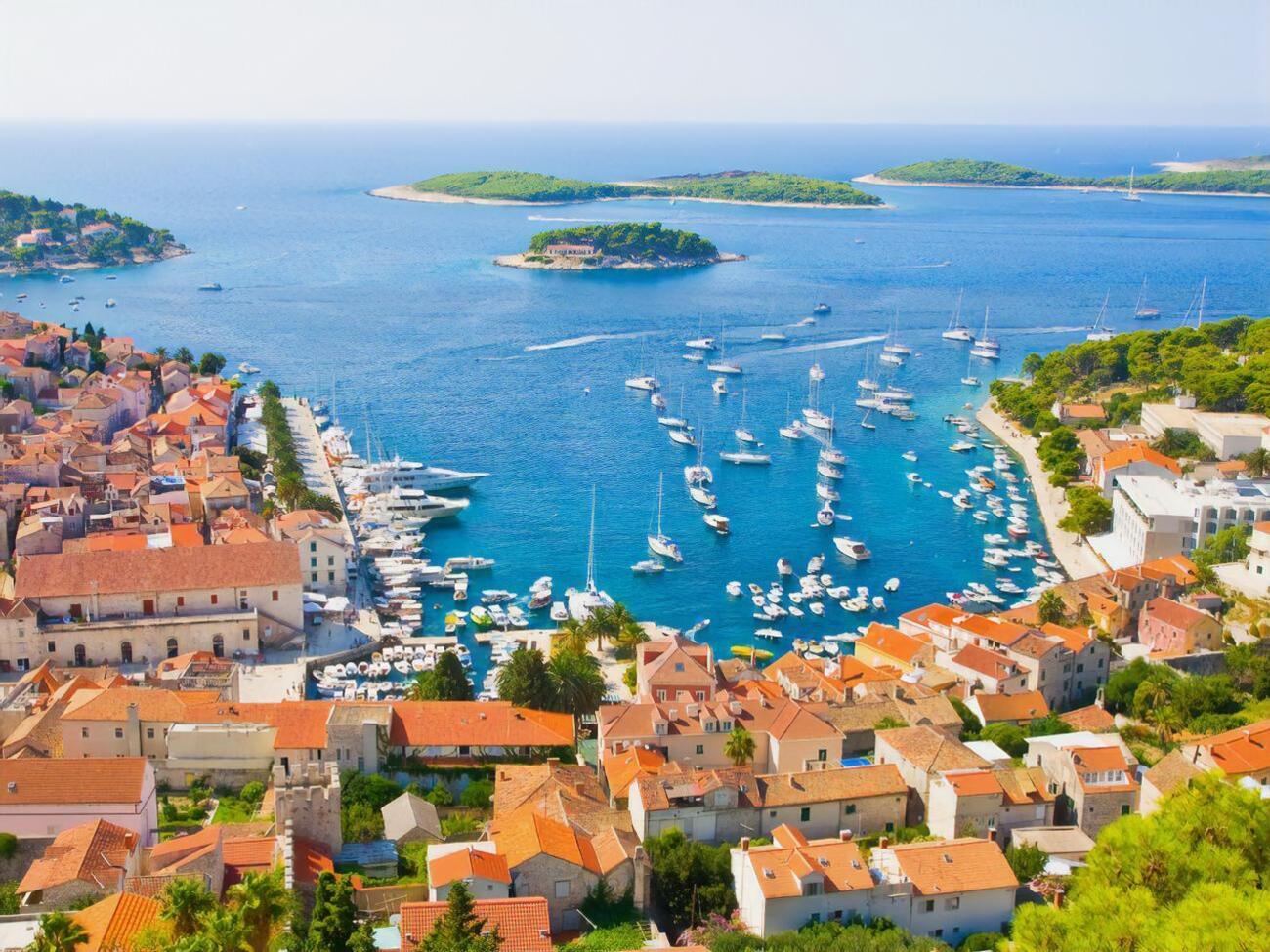 Для в'їзду в Хорватію українцям необхідно надати негативний тест на COVID-19, зроблений за 48 годин до прибуття