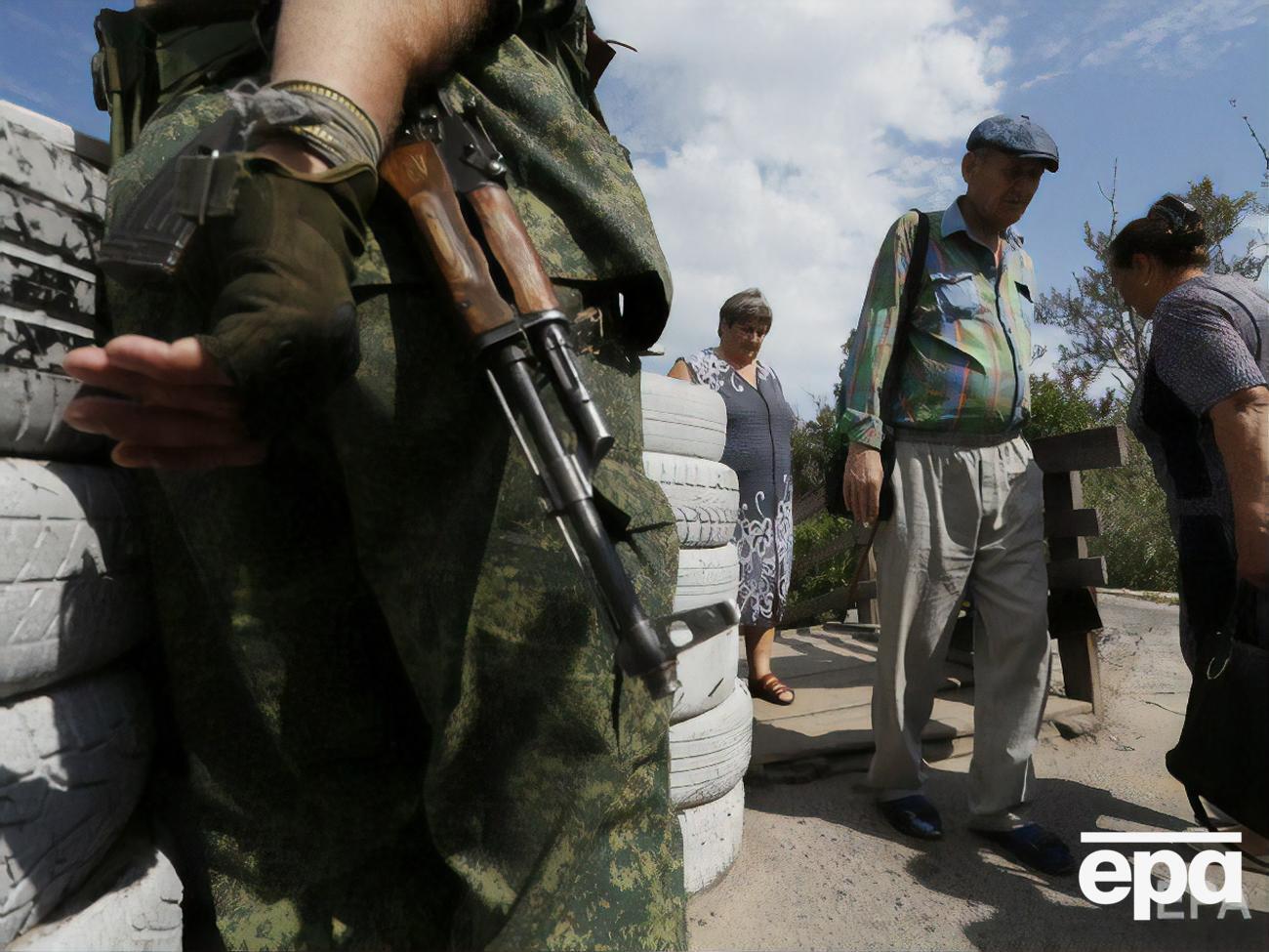 Бойовики змушують служити силою, зазначили у штабі ООС