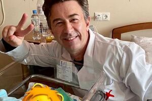 В 2014 году Сюткин впервые стал дедом, а спустя шесть лет – в четвертый раз отцом