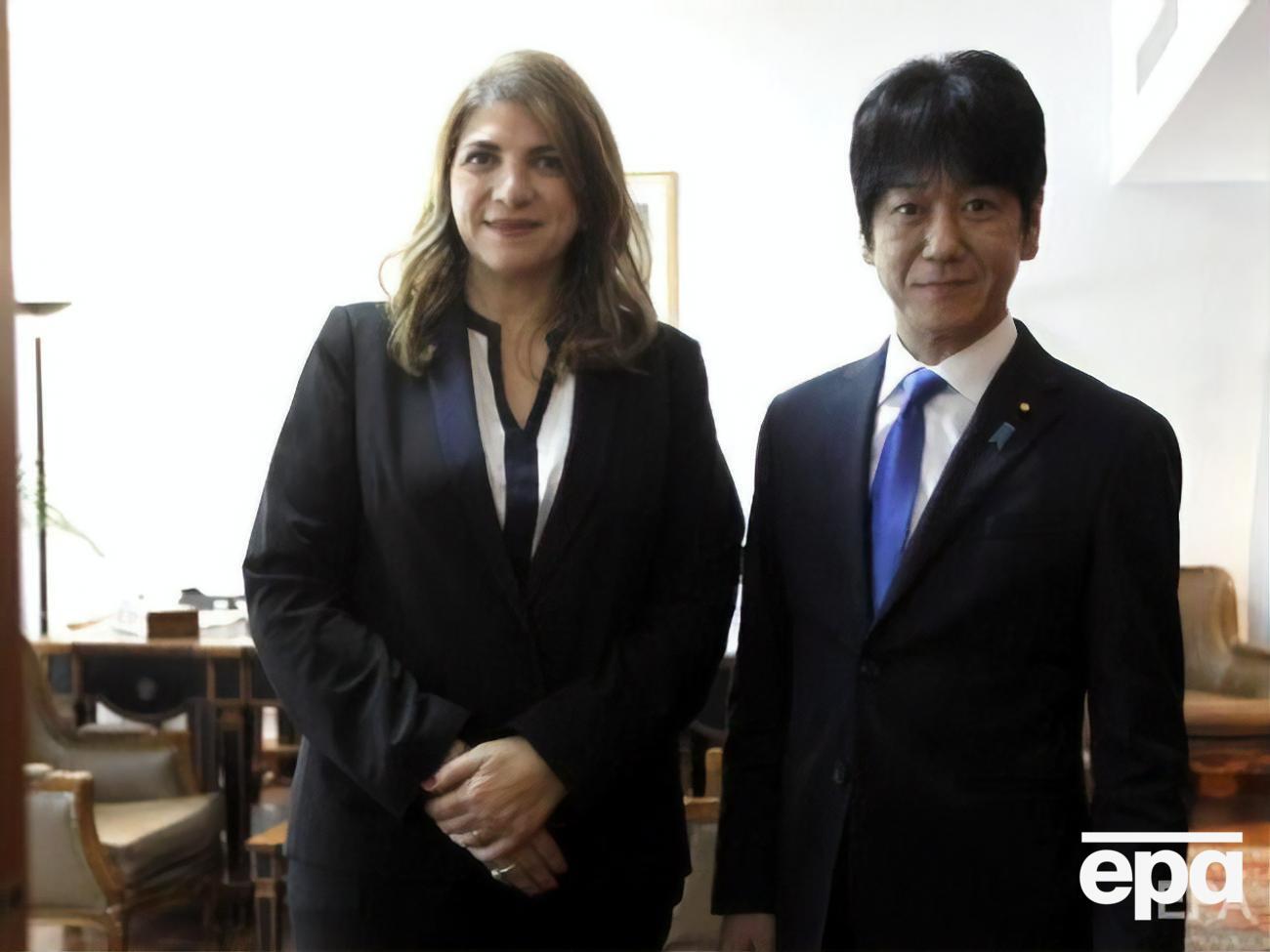 Марі Клод Наджм (зліва) стала третім міністром, який пішов у відставку через вибух