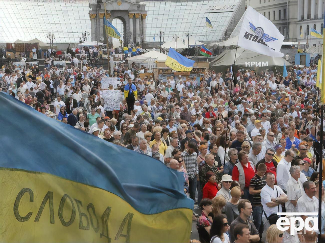 Революція гідності тривала по всій країні із 21 листопада 2013 року до кінця лютого 2014 року