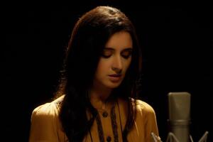 Navka: Я с детства мечтала снять клип в Крымских горах, виноградниках и на берегах Алушты. А также на воспетых терриконах Слобожанщины