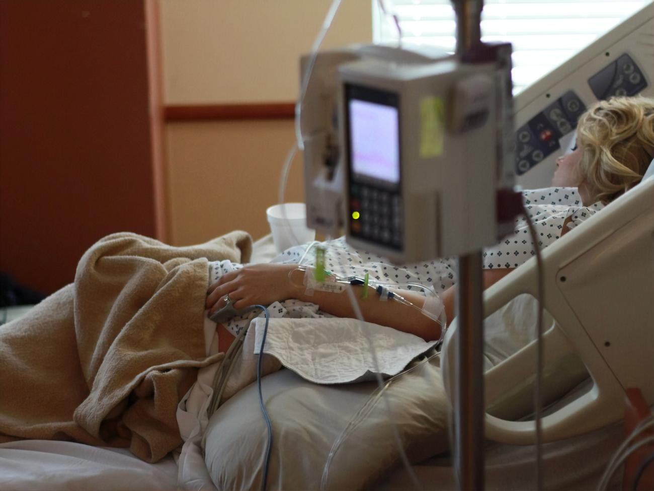 У дорослій "інфекційці" станом на ранок 10 серпня було 244 пацієнти, лікарня розрахована на 240 ліжок