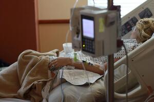 У дорослій "інфекційці" станом на ранок 10 серпня було 244 пацієнти, лікарня розрахована на 240 ліжок