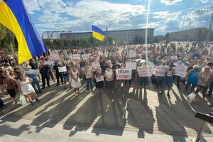 За підрахунками журналістів, на акцію прийшло приблизно 2 тис. осіб