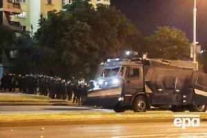 У центр Мінська 10 серпня стягнули міліцейські автобуси й автозаки