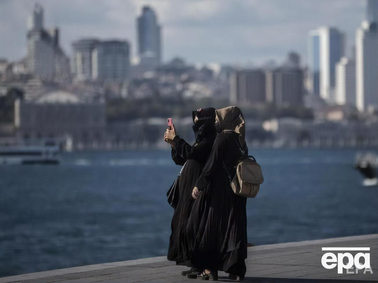 Коронавірус поширюється світом від кінця 2019 року