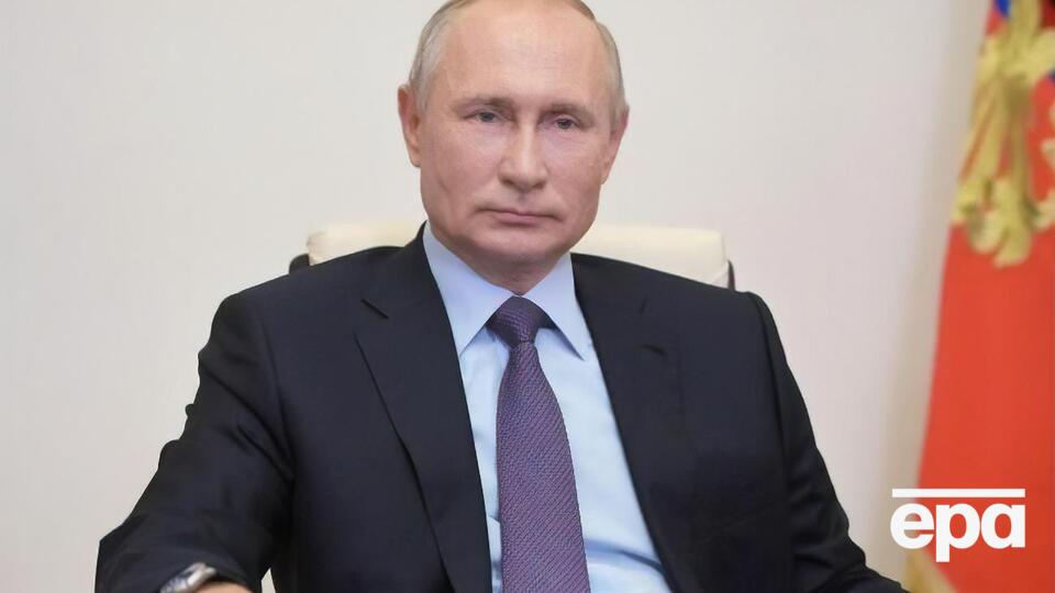 Путін заявив, що одна з його доньок зробила щеплення вітчизняної вакцини проти COVID-19