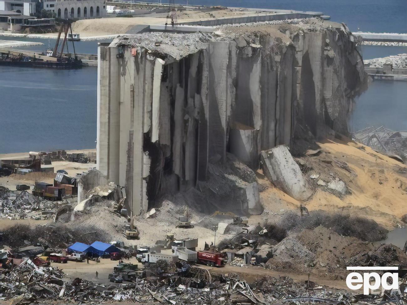 Потужний вибух у порту практично знищив половину ліванської столиці