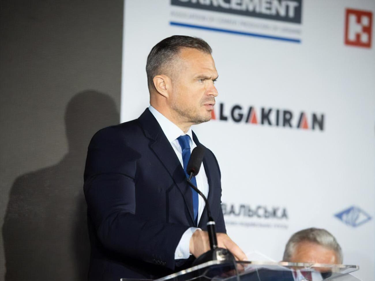 Новак стал и.о. главы "Укравтодора" в октябре 2016-го, в 2019 году он подал в отставку