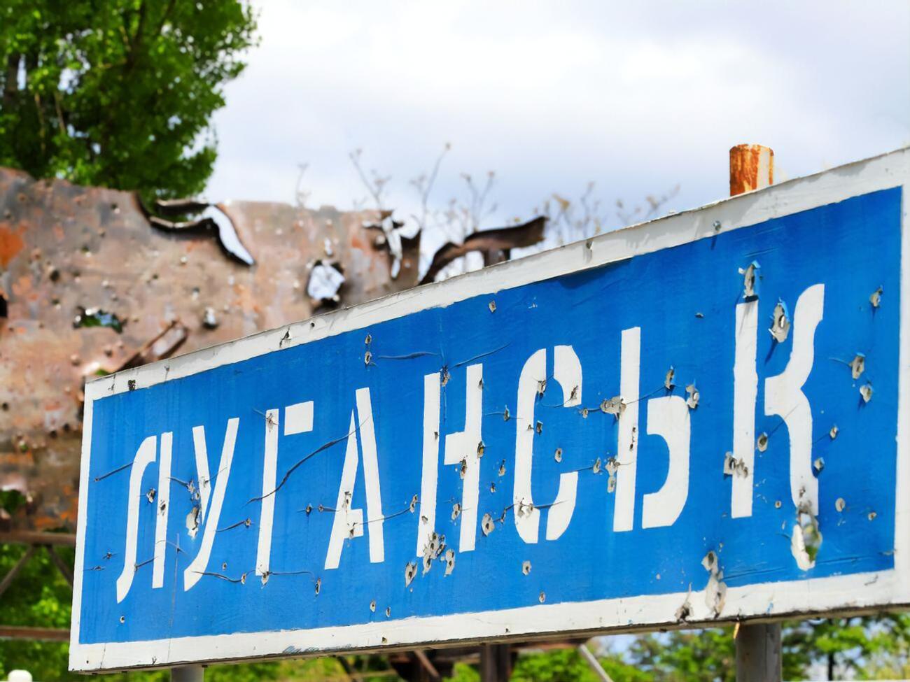 13% українців вважають, що жителі ОРДЛО і Криму залишилися проживати в окупації за власним бажанням