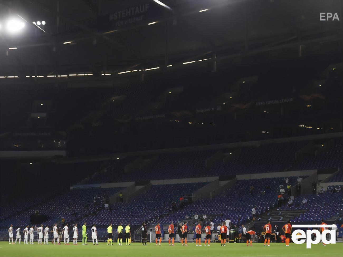 "Шахтер" и "Базель" на поле в Гельзенкирхене