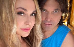 Сумская: Впервые в жизни побывали с Виталием Борисюком на розовом озере Сиваш