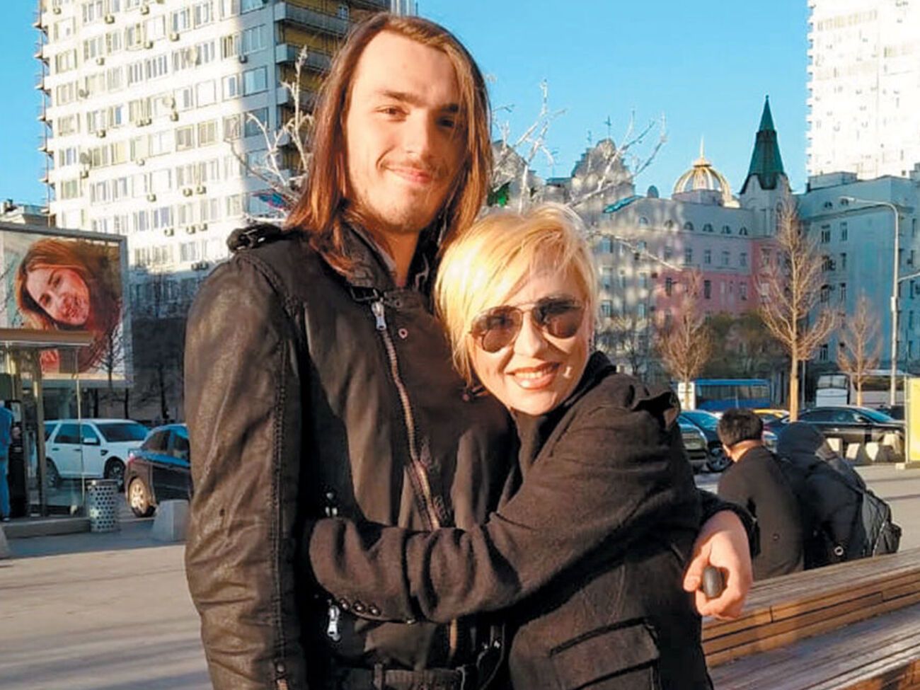 По словам сына певицы (на фото), отчим неоднократно устраивал скандалы