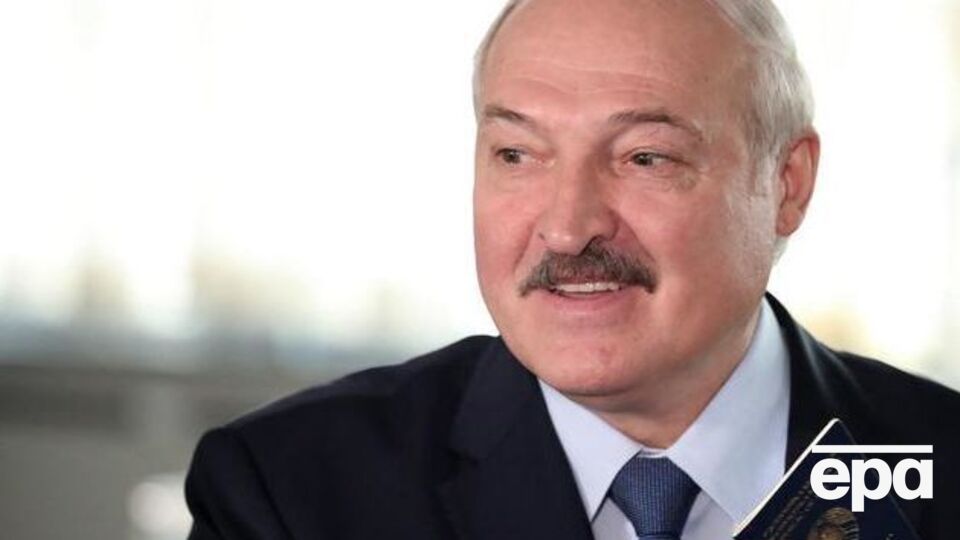 Лукашенко: Немає роботи, отже, "гуляй, дядьку, вулицями і проспектами"