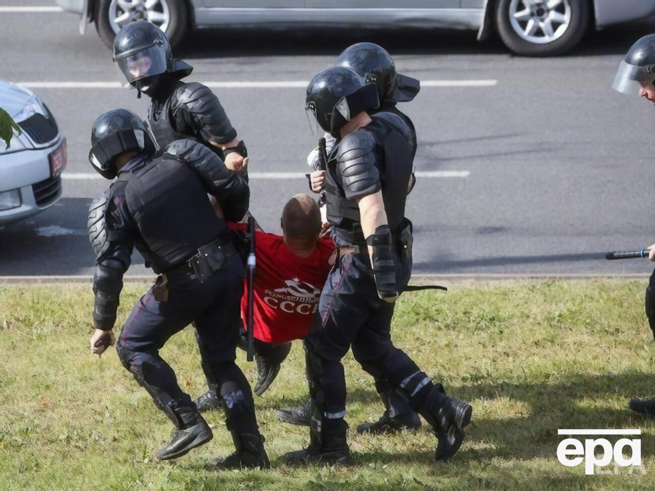 Очевидець: Те, що роблять зараз співробітники МВС, можна порівняти з діями СС