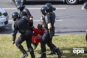 Очевидець: Те, що роблять зараз співробітники МВС, можна порівняти з діями СС