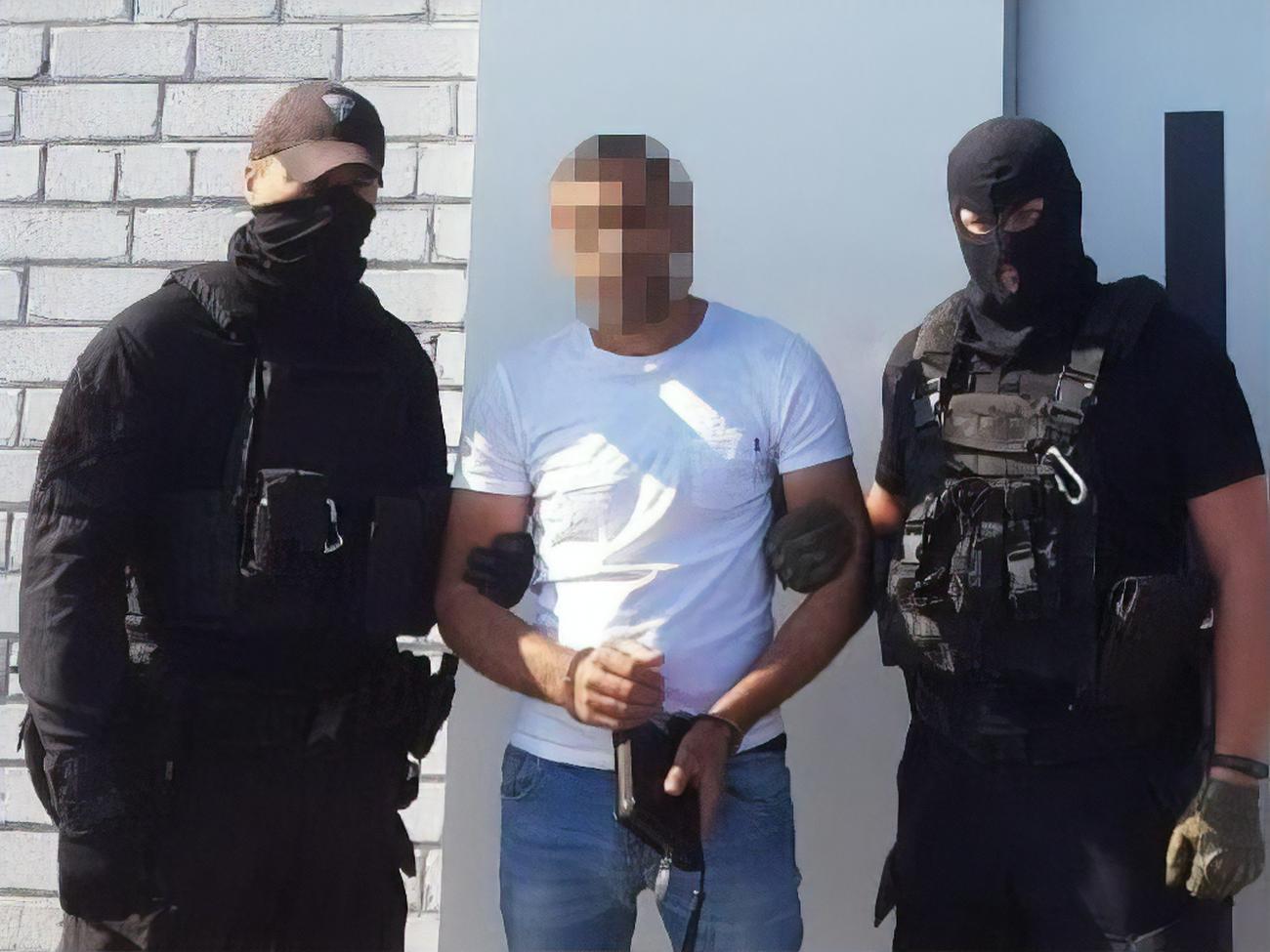 СБУ проверяет возможную причастность задержанного к совершению преступлений в Украине