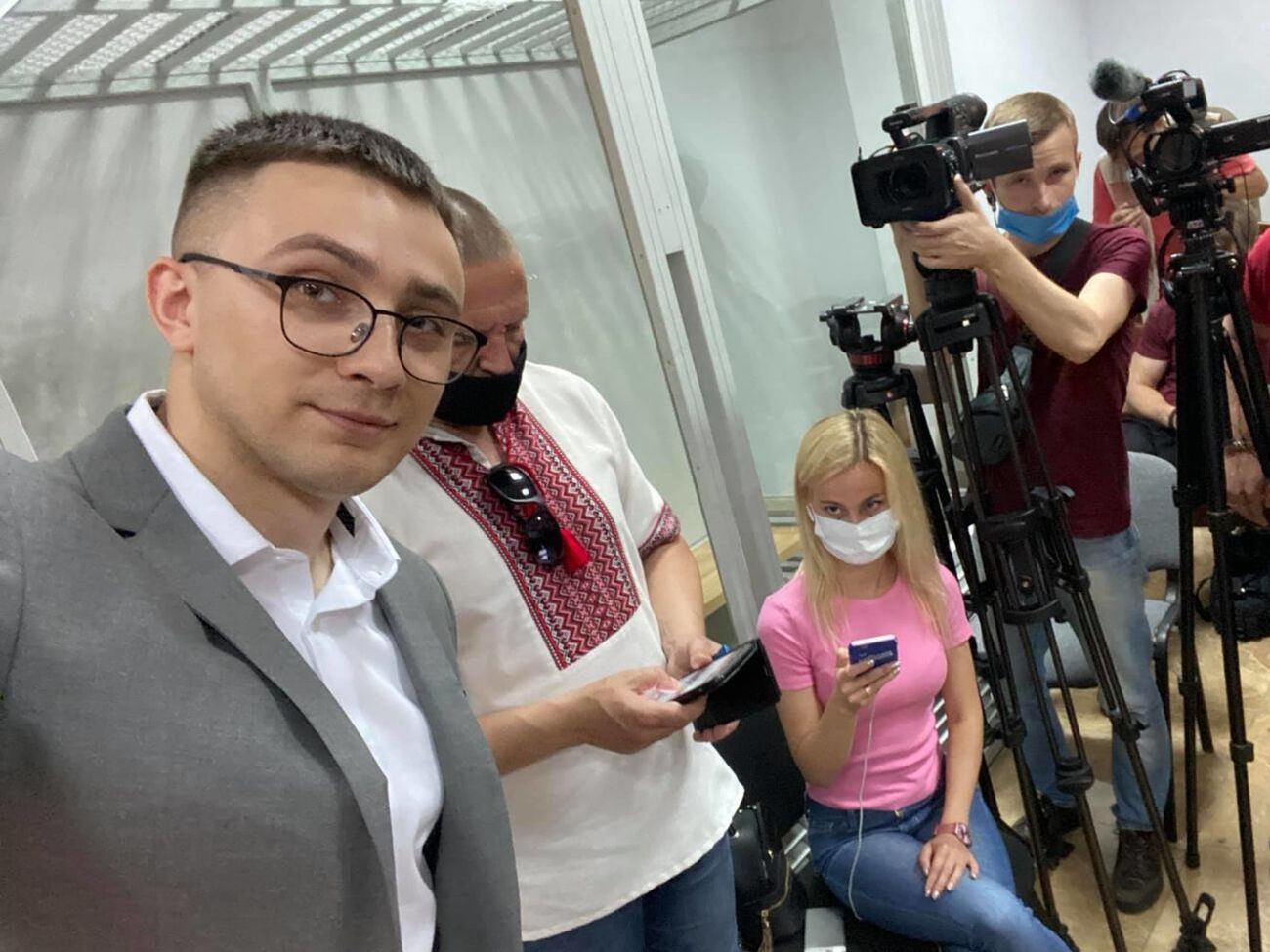 6 августа мера пресечения Стерненко была изменена с круглосуточного на ночной домашний арест