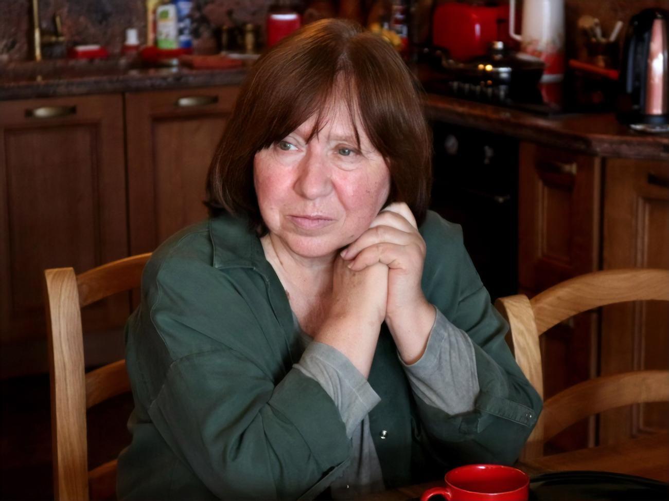 Алексиевич: Я благодарна белоруссам за то, что они сохранили наше достоинство