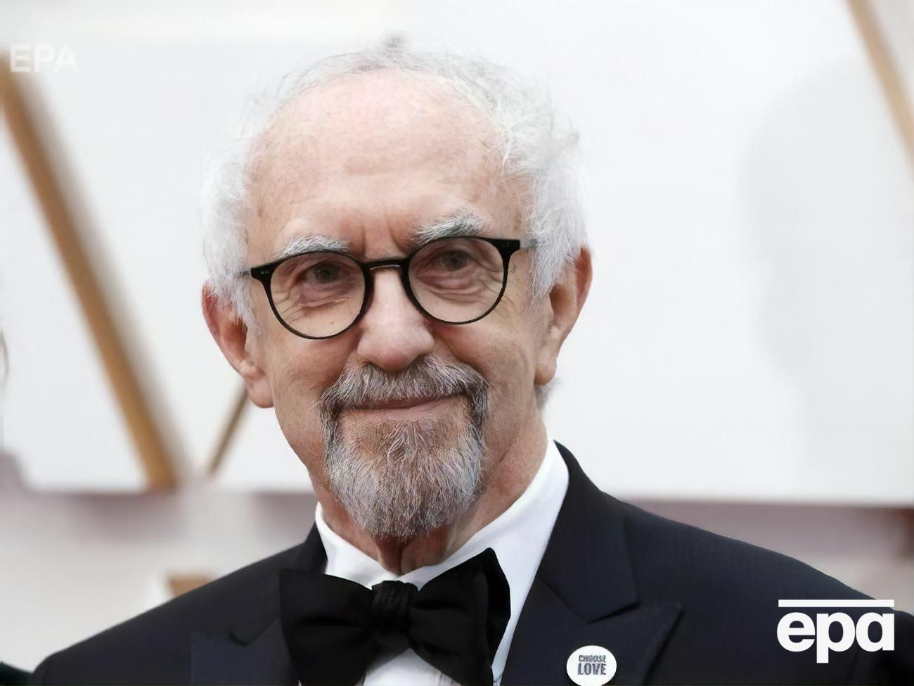 Прайс известен по ролям в сериале "Игра престолов" и ленте "Два Папы"