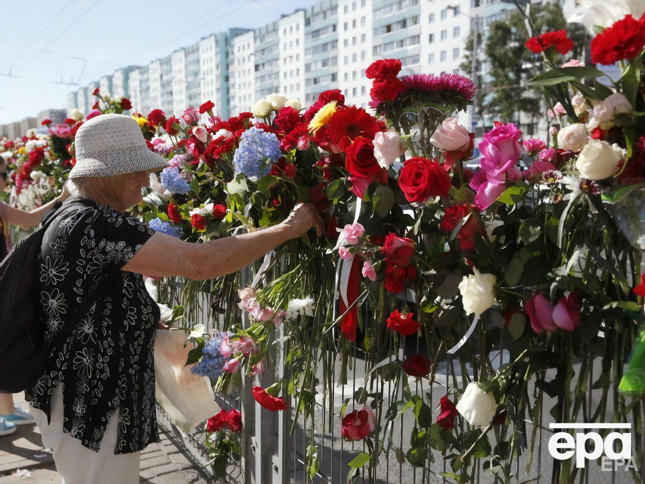 До місця, де загинув Тарайковський, приносять квіти