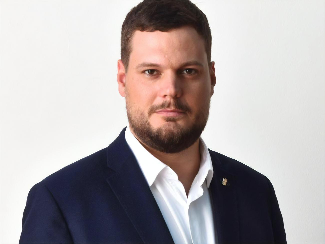 Ильенко:&nbsp;Сегодня у власти есть люди, которые разрушают нашу страну и наш город. Я бросаю им вызов