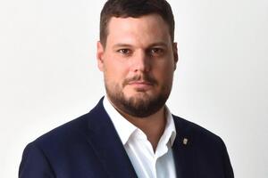 Ильенко: Сегодня у власти есть люди, которые разрушают нашу страну и наш город. Я бросаю им вызов