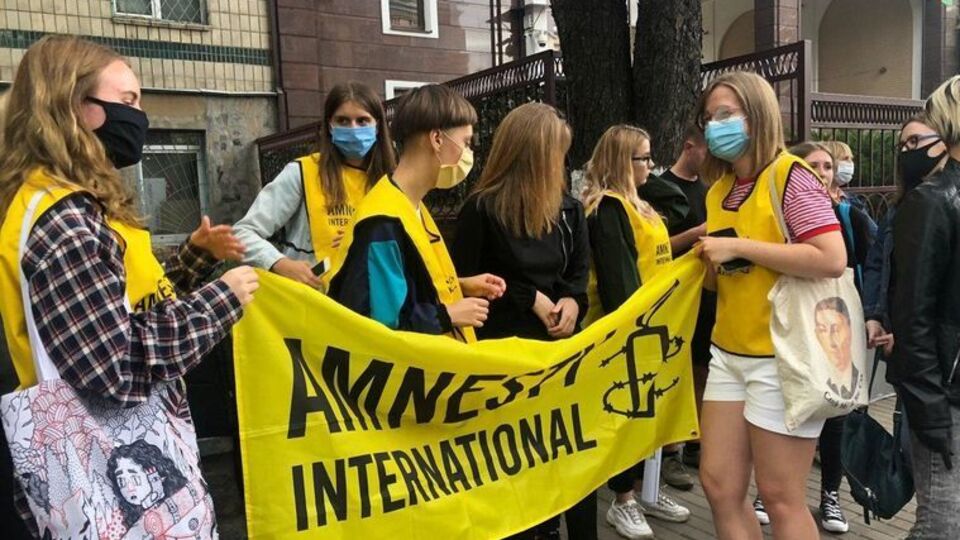У Києві під білоруським посольством вимагали звільнити затриманих українців. Фоторепортаж