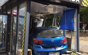 На місці події працюють швидка допомога і рятувальники