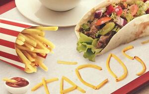 В клипе Little Big на трек Tacos еда заговорила