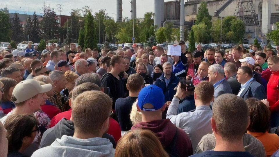 Рабочие БМЗ предъявили свои требования властям