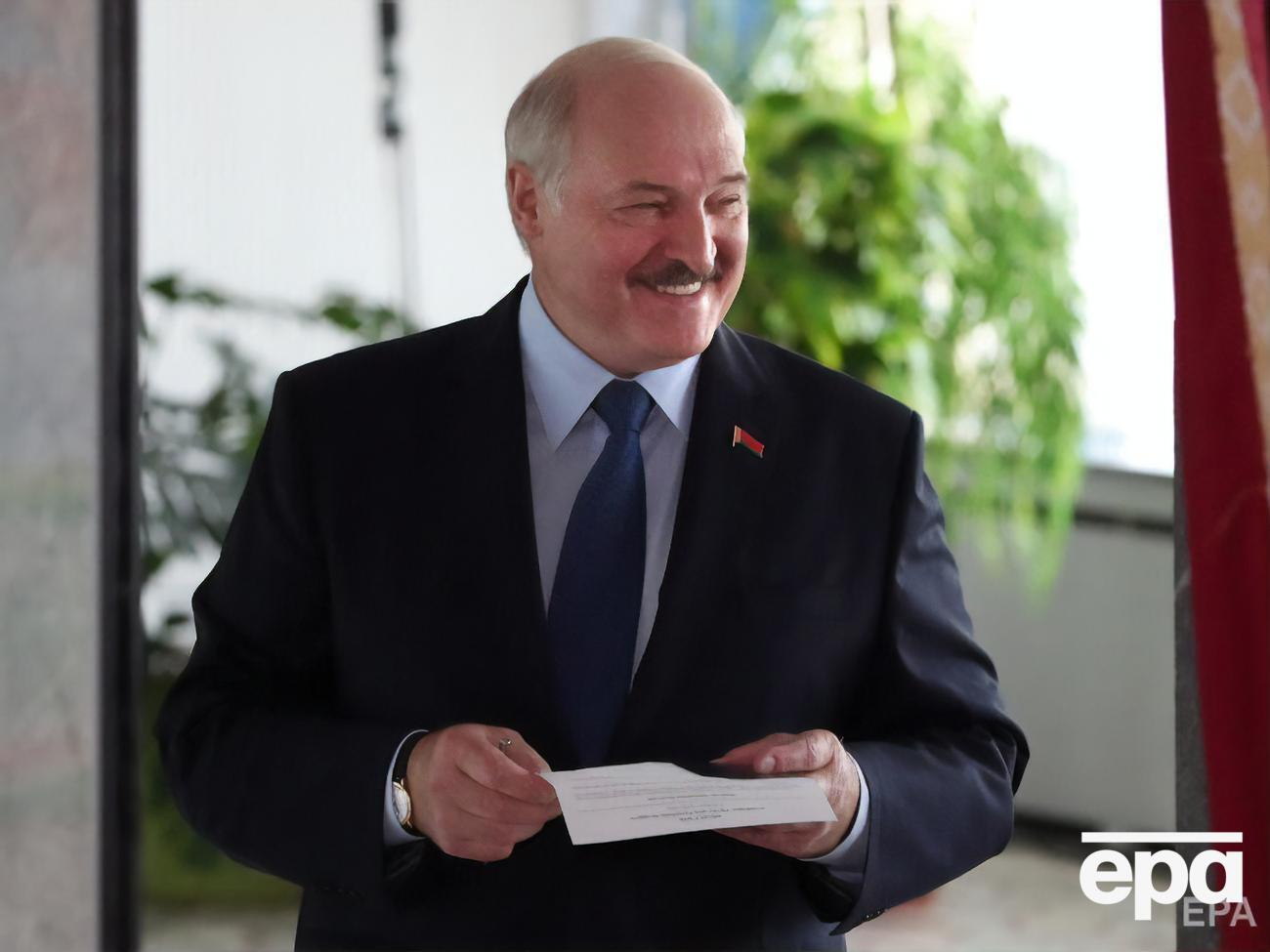 Лукашенко обсудит протесты с Путиным