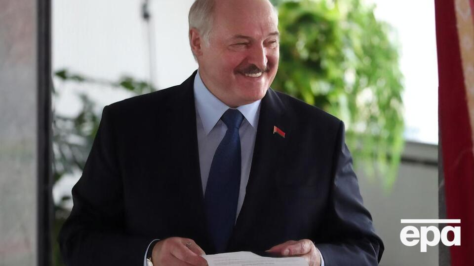 Лукашенко обсудит протесты с Путиным