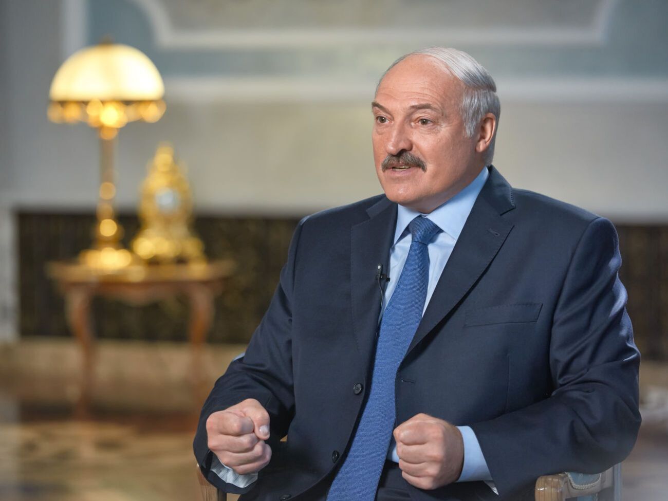 Перед выборами Лукашенко отвергал предположения, что он может покинуть страну
