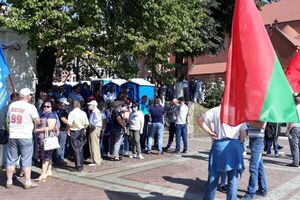 Митинг проходит на площади Независимости