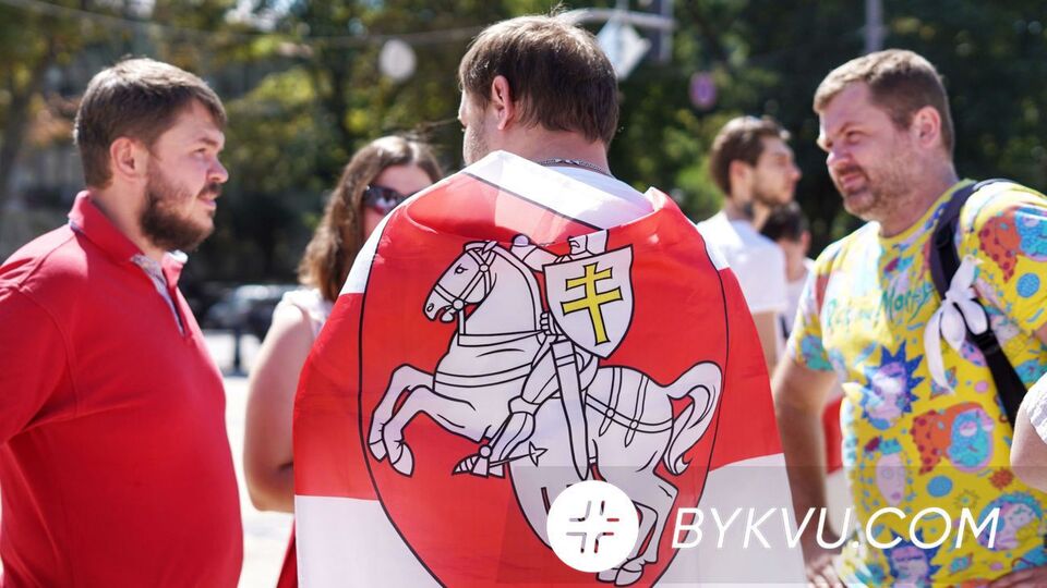 У Києві провели хід на підтримку Білорусі. Фоторепортаж