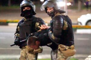 Волонтеры рассказали о жестокости силовиков