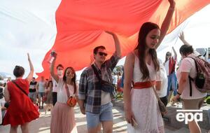 Митингующие в Минске несли флаг Беларуси