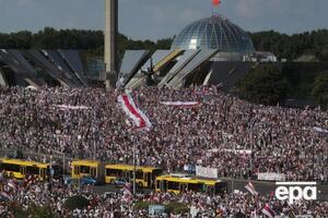 В Минске сотни тысяч человек вышли на оппозиционный митинг. Фоторепортаж