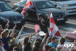 Сотни тысяч митингующих вышли на демонстрации в разных городах Беларуси