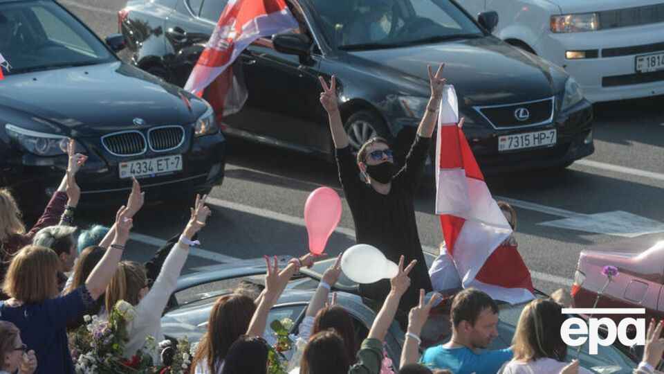 Сотни тысяч митингующих вышли на демонстрации в разных городах Беларуси