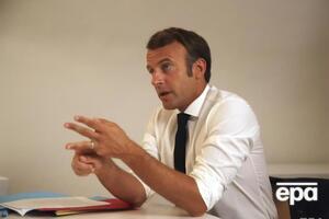 Макрон отметил, что белорусы мирно демонстрируют уважение к своим правам, свободе и суверенитету