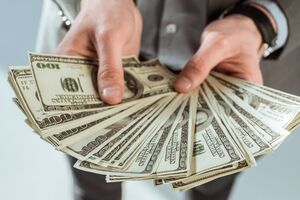 Кредит от МВФ в размере $5 млрд будут перечислять четырьмя траншами